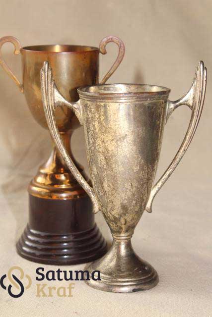 piala / tropi dari bahan kuningan