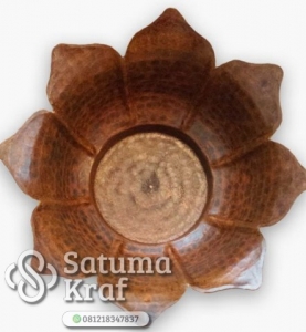 hiasan dinding tembaga