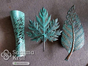 lampu hiasan dari tembaga kuningan motif daun