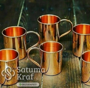 gelas dari bahan kuningan