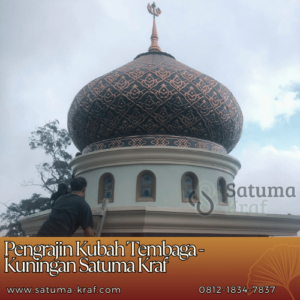 pengrajin kubah masjid tembaga