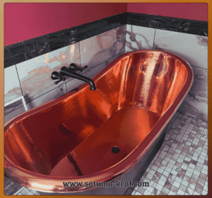 Bathub tembaga mewah dengan finishing mengkilap untuk kamar mandi elegan