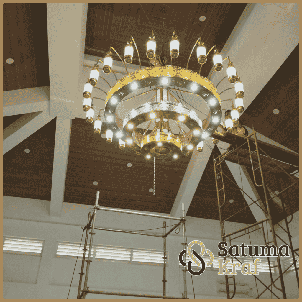 Jasa poles lampu kuningan masjid