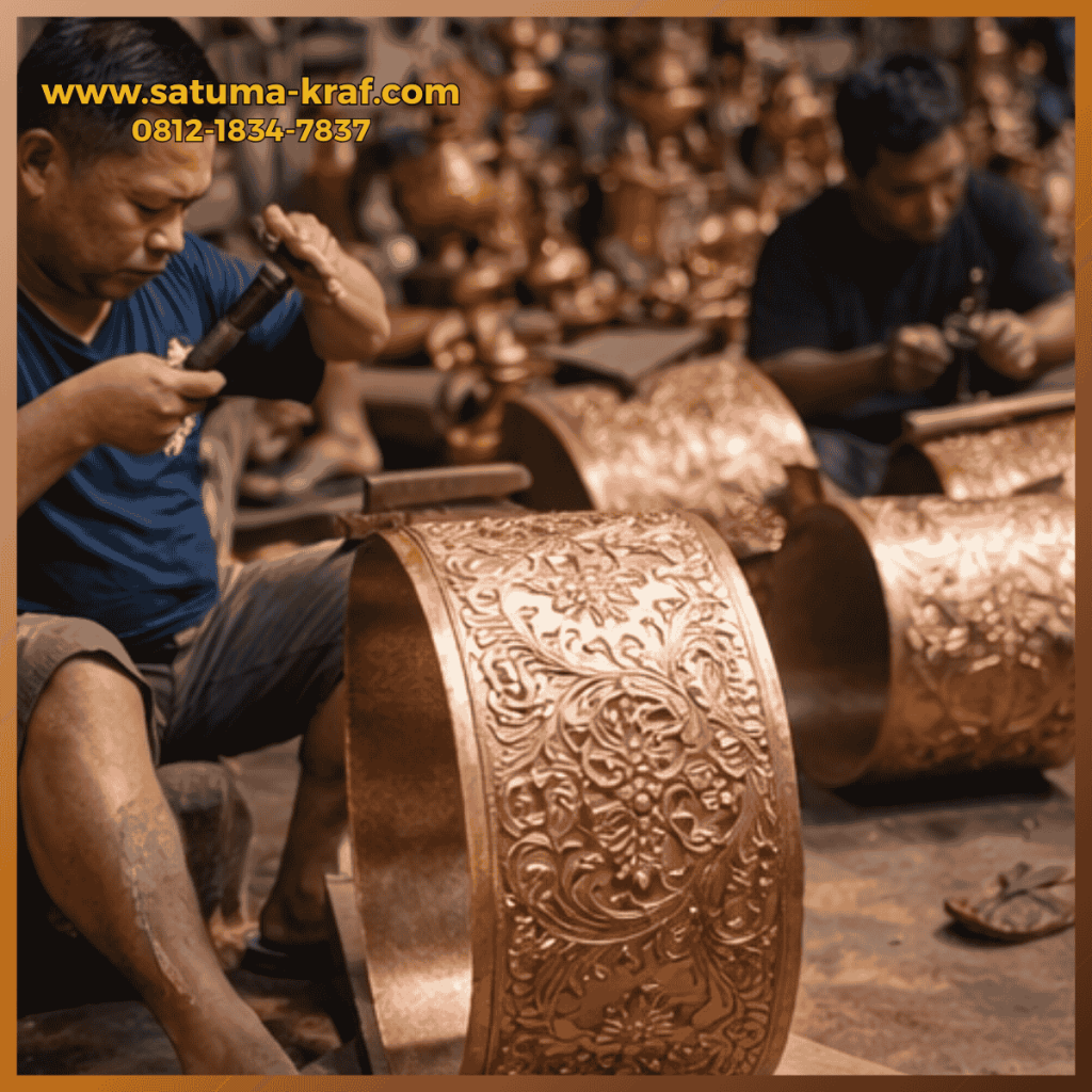 pengrajin sentra kerajinan tembaga tumang boyolali