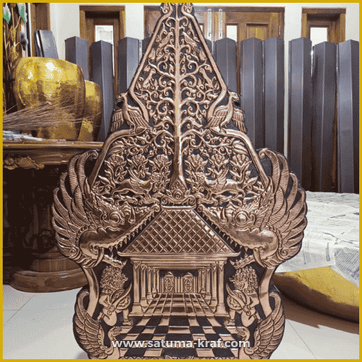 gunungan wayang tembaga