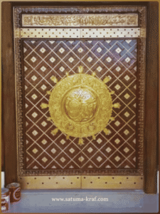 replika pintu nabawi kuningan